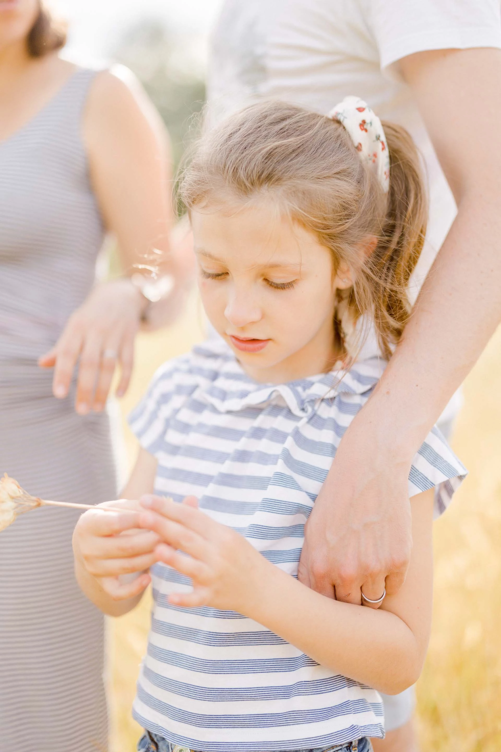 main enfant bonheur rose robe